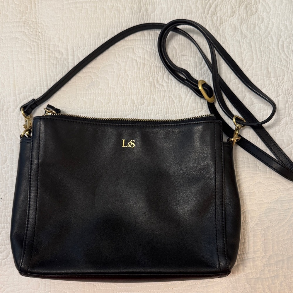 Lo & Sons Pearl Crossbody Bag